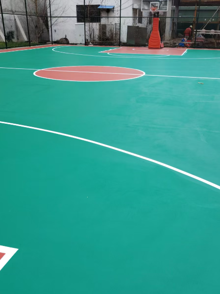 大冶 球场长期使用易出现地面开裂